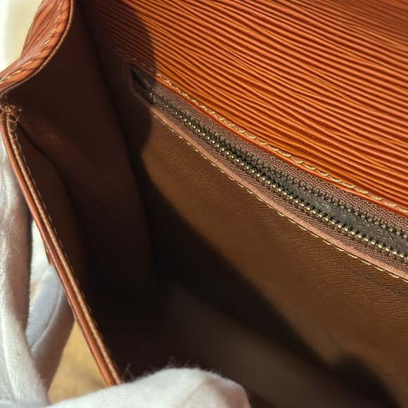 SOLD !!! COA Vintage Authentic Louis Vuitton Saint Cloud Handbag Epi Leather PM - Picture 4 of 15